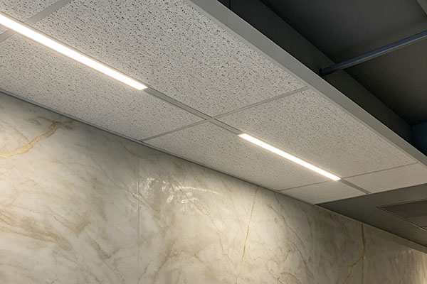 天花板與牆面